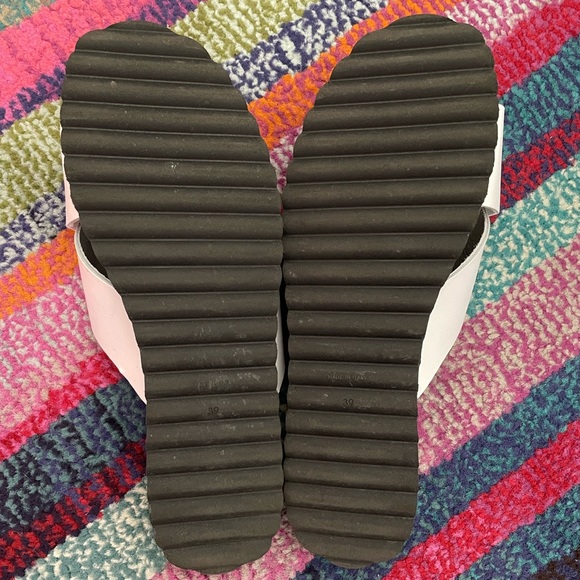 Barneys New York Sandals - Picture 4 of 4